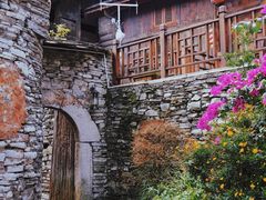 -高荡千年布依古寨旅游景区