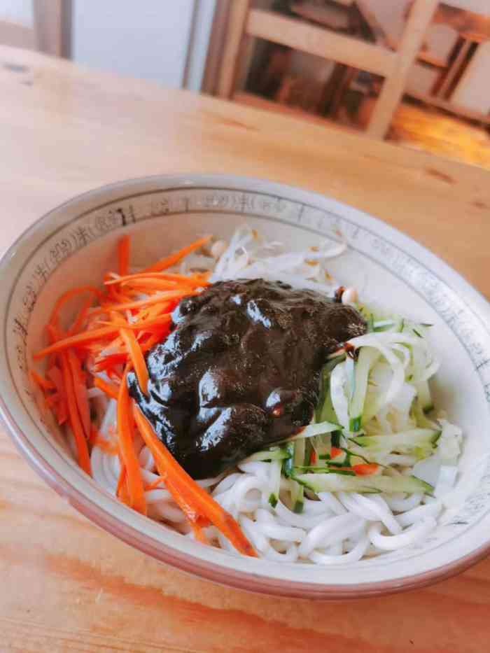 这家津味捞面位于天津市和平区山东路107号,位置很好找,就在滨江道