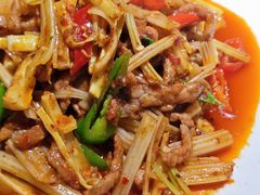 -大众跷脚牛肉馆·非遗传承单位(峨眉山店)