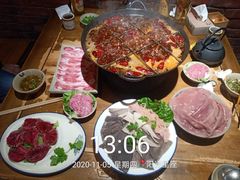 -白乐天毛肚火锅馆(解放碑店)