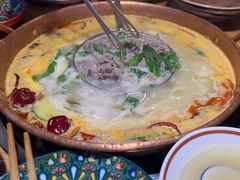 -洱火云南酸菜牛肉火锅(石景山当代商城店)