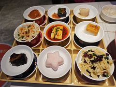 -阿瓦山寨·湘菜现炒·剁椒鱼头王(咸阳总店)