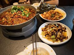 -万重锦·人文川菜馆(骡马市店)
