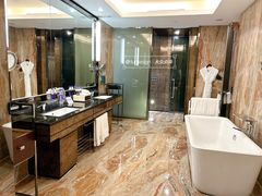 -广州天河希尔顿酒店