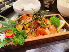 三文鱼牛油果色拉-角落里(中山公园店)