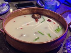 -三人行骨头王火锅(长寿店)