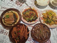 -耙吉吉川味小酒馆(本地人回头店)