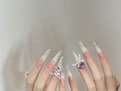 -安吉拉·纤纤玉指美甲美睫创意中心