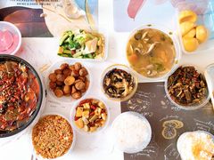 皮蛋炒肉末配黄窝窝头-胡桃里乐队酒馆(农科路店)