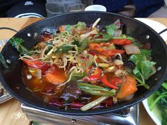 -乡土特色.冷锅鱼.牦牛肉汤锅