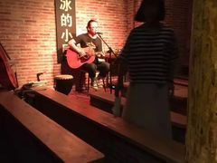 -Chom Cafe and Restaurant