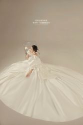 点击看大图 -挪娅婚纱摄影皇家会所