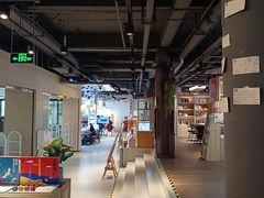 -光海书局(南京东路第一百货店)