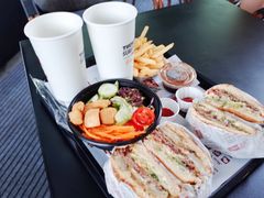 -The Habit Burger Grill 哈比特汉堡(世博店)