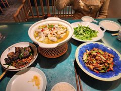 -呷湘厨·鱼汤捞饭·剁椒鱼头·辣椒炒肉(国家会展中心店)