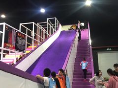 -嘿哟动霸CHUA·新潮玩运动娱乐中心·蹦床滑冰团建乐园