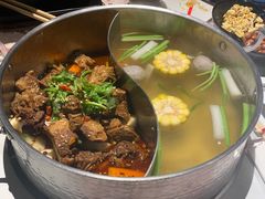 秘制鲜牛腩鸳鸯锅-今日炊牛·潮汕牛肉火锅(华采天地店)