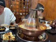 -果松木炭酸菜铜火锅·外婆参鸡汤