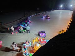 -巴陵广场