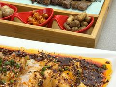 -有红鸡毛店·川菜(建设路店)