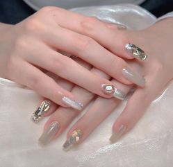 -芊冉•美甲美睫纹绣