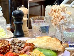 -FLOVIE FLORIST CAFE