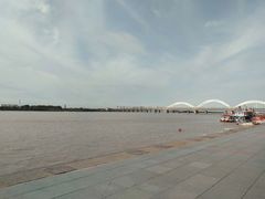 -人民防洪胜利纪念塔