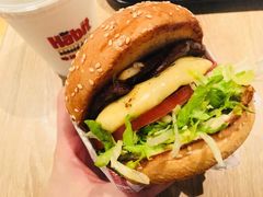 -The Habit Burger Grill 哈比特汉堡(复兴soho店)