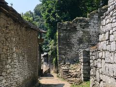 -高荡千年布依古寨旅游景区