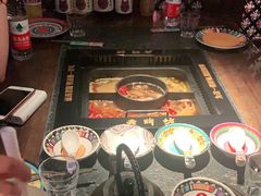 -老牌坊云南鱼豆花火锅(哈西万达店)