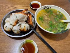 -黄阿姨锅贴大王(万航渡路店)