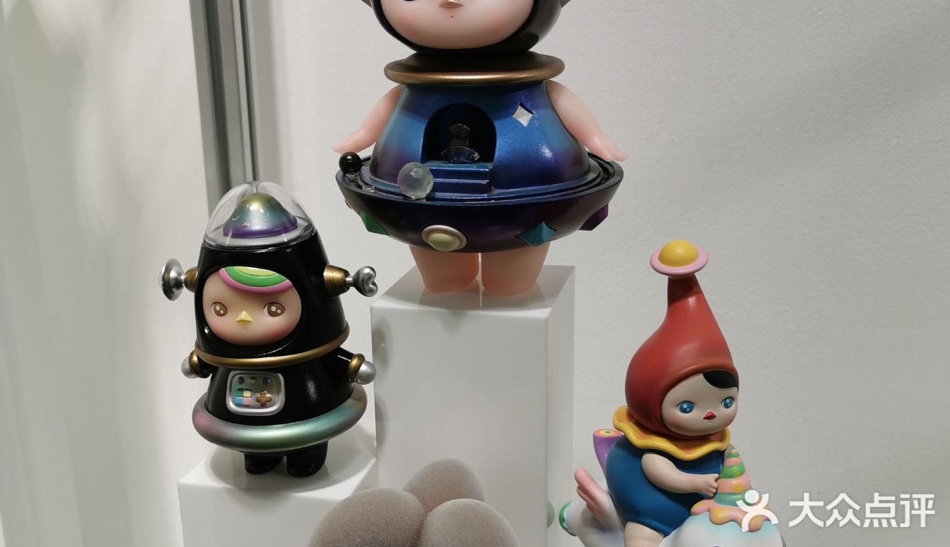 IFS国金中心DIMOO环游星海