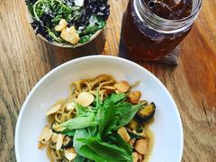 -ROAST coffee & eatery