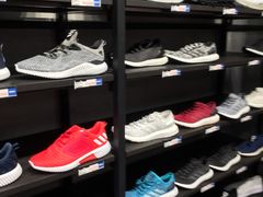 -ABC MART(心斎橋店)