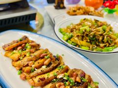 -刘姐啤酒鱼民族演艺餐厅(西街总店)