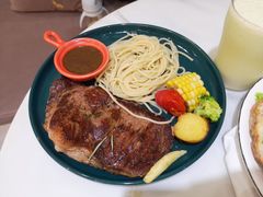 -丽莎沙拉轻食餐厅(国贸店)