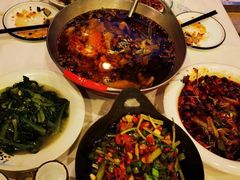 -鑫巴蜀小镇 · 水煮鱼专研店(玉桥店)