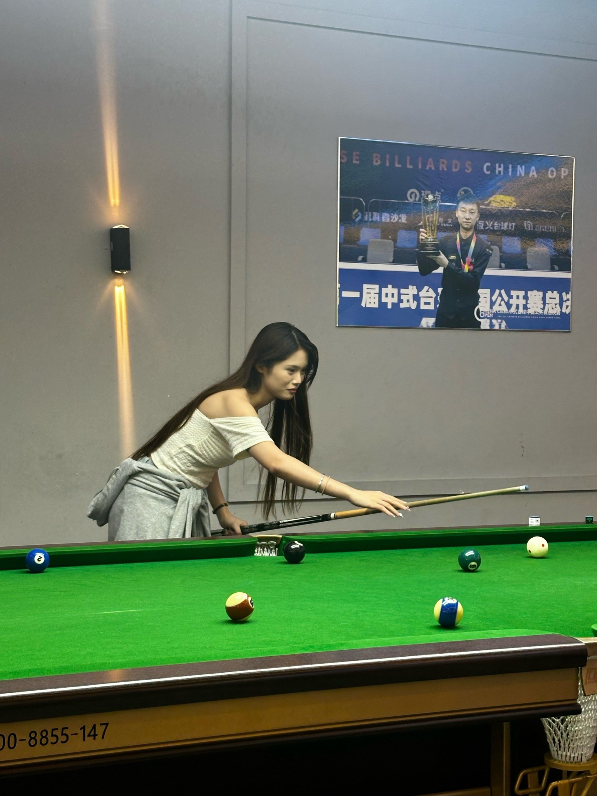 每个月都有俱乐部会员赛,还有很多美女助教哦