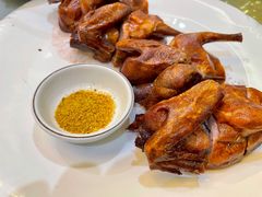 吊烧乳鸽-卡尔顿东方银龙酒店•广西菜•早茶