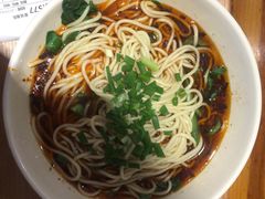 -呼啦面馆·头牌豌杂面(爱琴海店)