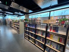 -新华书店(泉城路店)