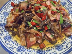 鹿茸菇炒腊肉-辣得香川菜馆(横屿鳝溪佳园店)