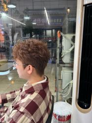 -乾健·烫染·接发SALON