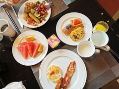 -大中华希尔顿酒店-念自助餐·嗨啤·小龙虾