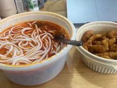 -粉八·云南米线·建水烧烤(常熟路店)