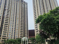 -龍歌自助小火锅(市南金茂湾店)