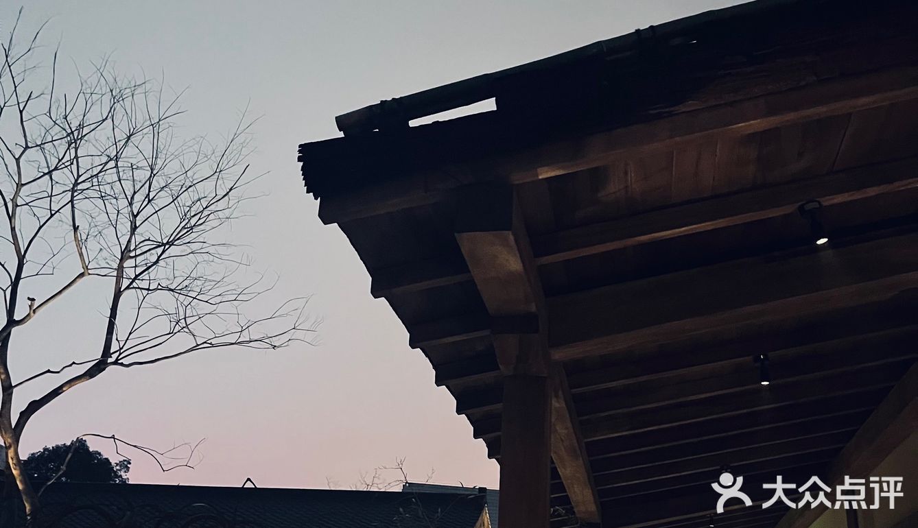 一座麓山寺 从来未下山