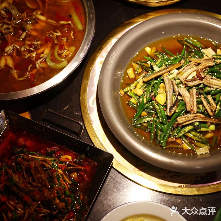 这家江湖菜馆子太火爆了🔥
