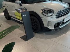 -南充通源宝马4S店(高坪店)