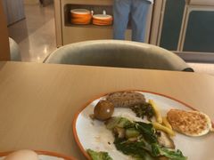 -桔子酒店(上海西藏北路地铁站店)